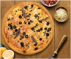 Zalm, garnalen, ansjovis, kappertjes en olijven