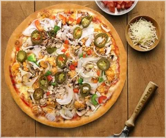 Kipfilet, ui, paprika, champignons en jalapenopeper